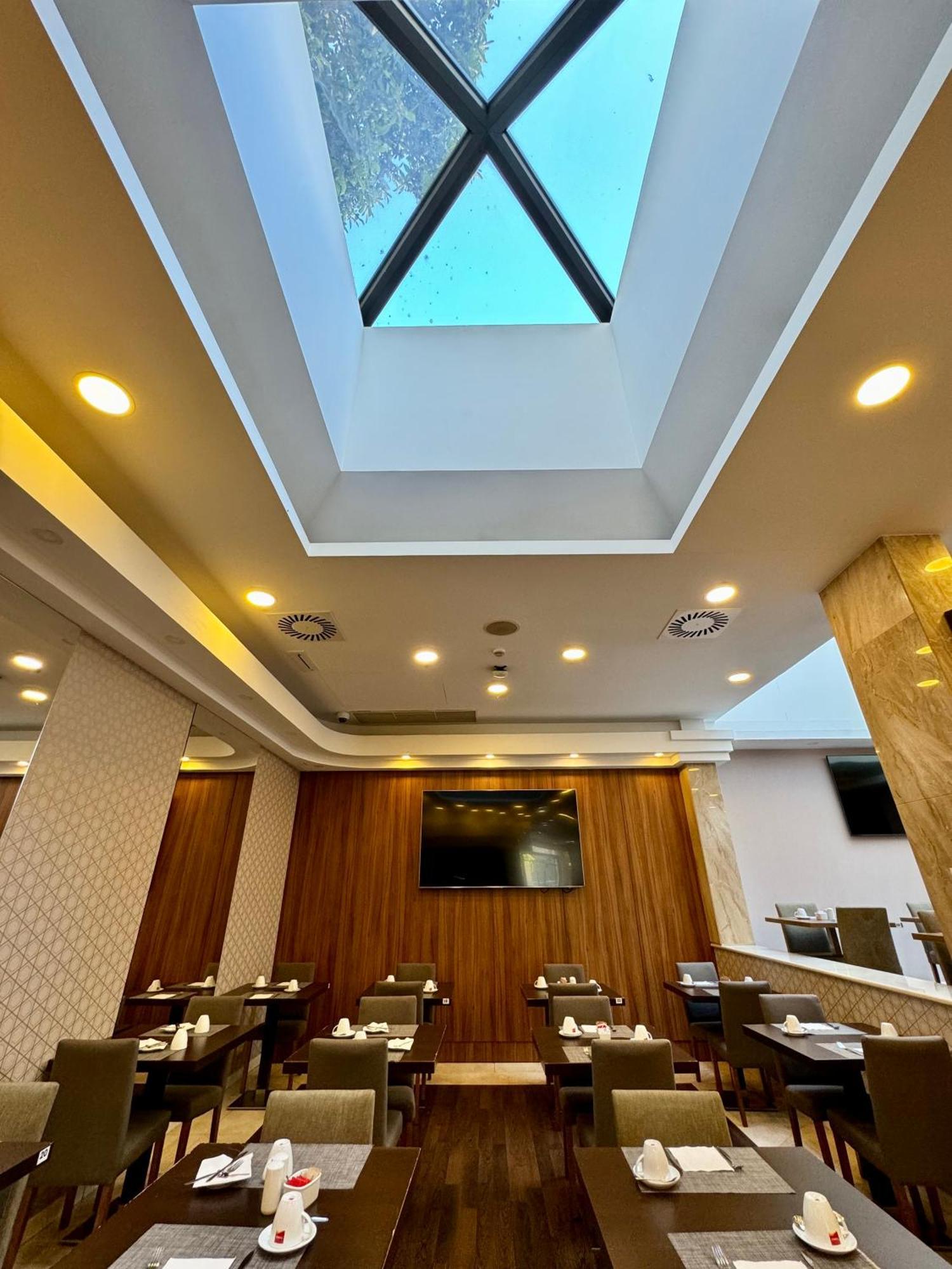Masa Almirante Hotel